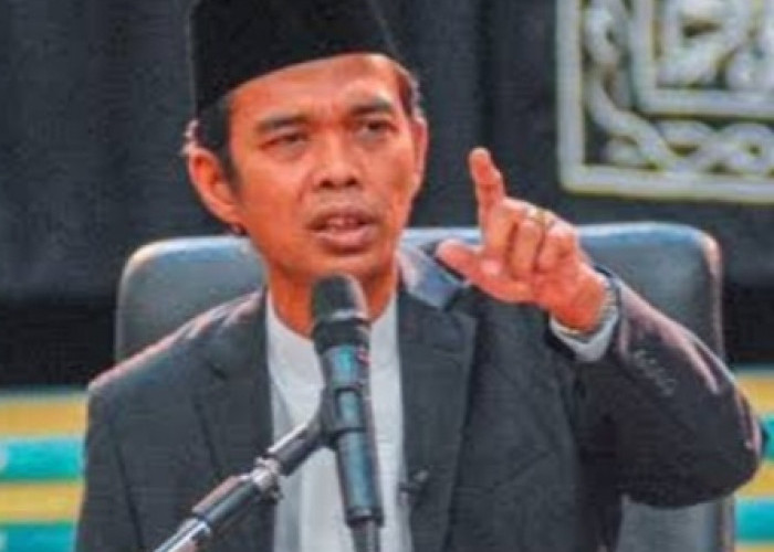 Sholat Sambil Tutup Mata Agar Khusyuk Bagaimana Hukumnya? Ini Penjelasan UAS