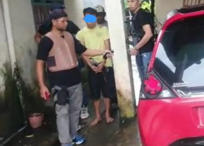 Terduga Kurir Narkoba Dibekuk, Ini Barang Bukti Yang Disita Polisi