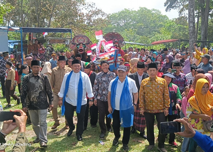 Peringati 10 Muharram, Festival Larungan Ungkapan Syukur Nelayan Penago 1 Berlangsung Meriah