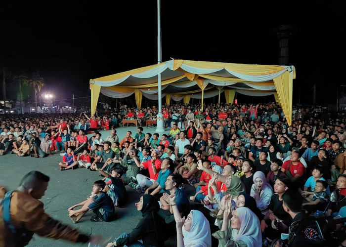 Ribuan Warga Meriahkan Nobar Indonesia vs Uzbekistan di Balai Raya Semarak Bengkulu