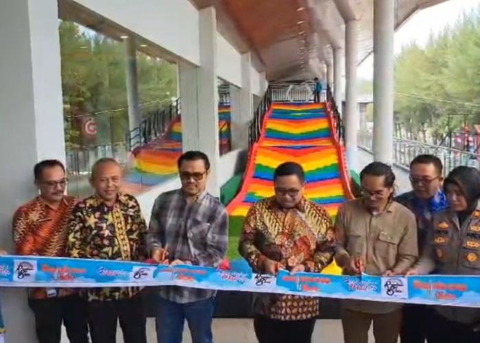 Wahana Rainbow Slide di Bencoolen Mall Dibuka hingga 14 Juli, Segini Harga Tiketnya