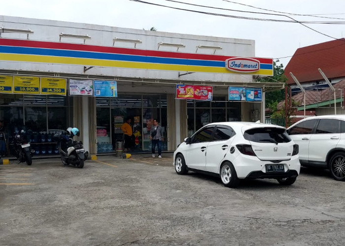 Pembobol Indomaret ini Aneh, Susah Payah Beraksi Seperti Ninja tapi Hanya Curi Alat Kontrasepsi dan Rokok