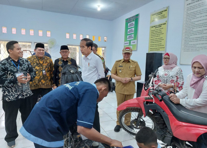 BREAKING NEWS, Presiden RI Bersama Menteri PUPR Tinjau SMKN 2 Bengkulu Tengah