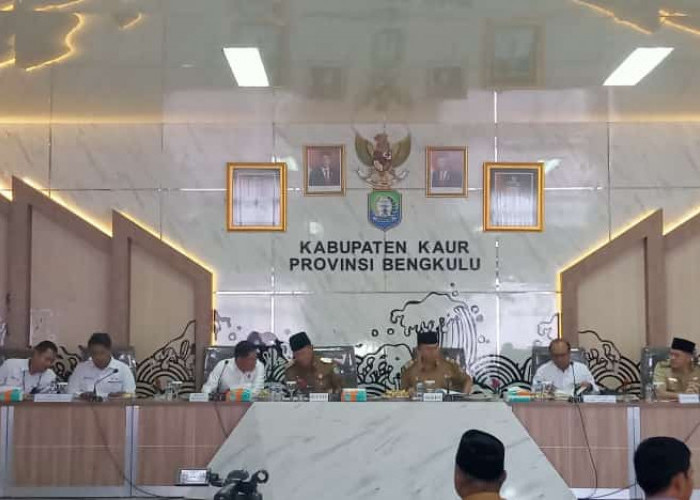 Ada Warga Belum Serahkan Lahan Untuk Jaringan Listrik, Bupati Kaur Ancam Tempuh Jalur Hukum