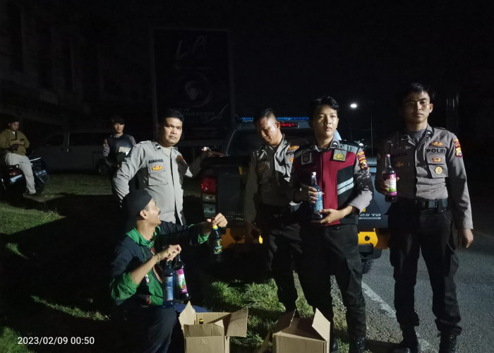 Puluhan Botol Miras Diamankan dari Tempat Hiburan Malam