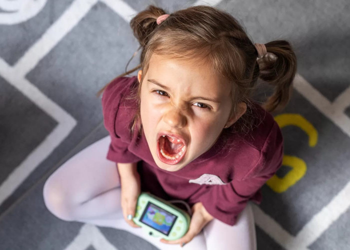 Pusing Bercampur Stres Saat Menghadapi Anak yang Keras Kepala ? Coba Baca Doa Ini Agar Anak Berhati Lembut