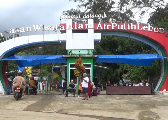 Liburan ke Air Putih Lebong, Bisa Merebus Telur dan Mandi Air Hangat