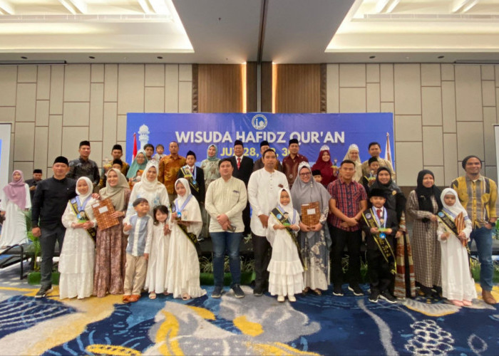 55 Anak Hafiz Al-Qur'an SD Islam Al Azhar 51 Bengkulu Diwisuda