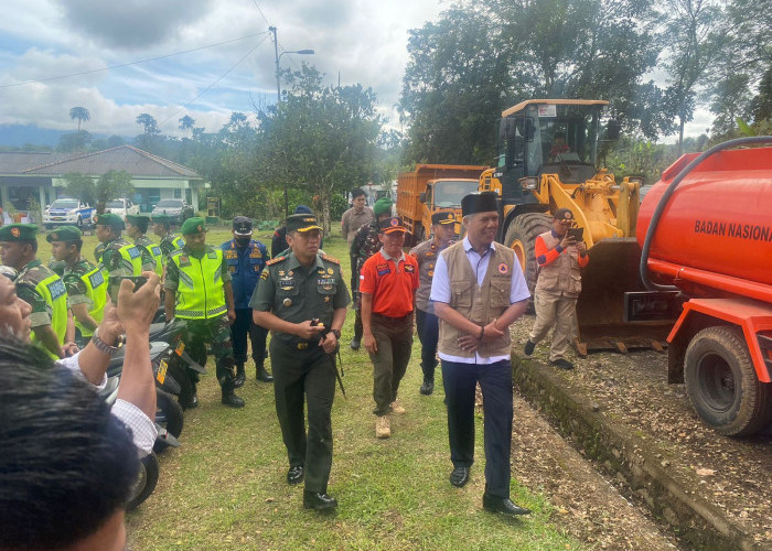 Pemkab Rejang Lebong Siagakan Alat Berat di Jalan Lintas Rawan Longsor