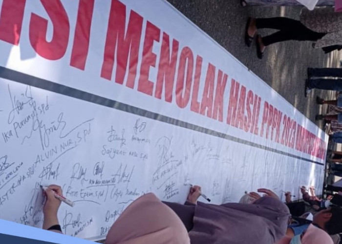 Heboh, Media Massa Diserbu Aksi Penolakan Hasil Seleksi Akhir PPPK 2023