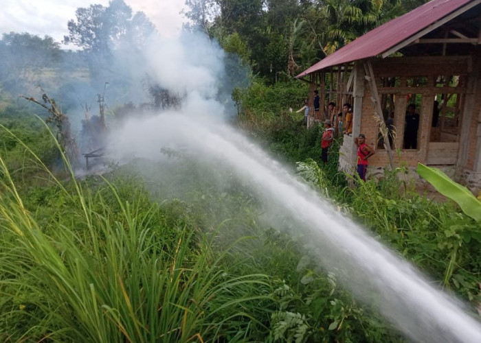 Rumah Warga Kelurahan Mubai Ludes Terbakar