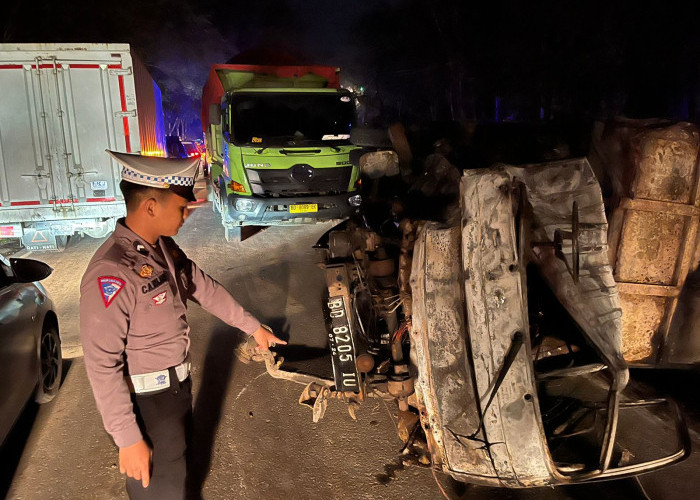 Sopir Selamat, Begini Kronologi Kecelakaan Truk Sawit Terbakar Saat Tabrakan dengan Truk Batubara