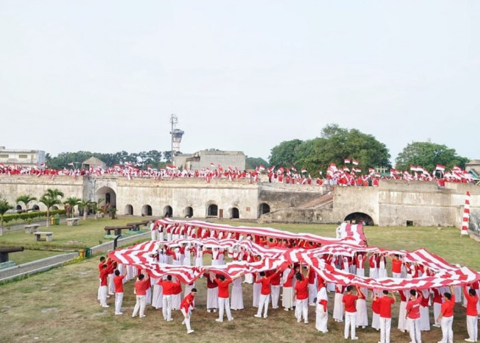 Kemendagri Kagum Event Memerahputihkan Benteng Marlborough dan Napak Tilas Perjuangan Bengkulu