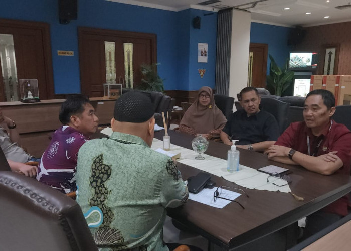 Demi Guru, Ketua dan Anggota Komisi IV DPRD Provinsi Bengkulu Datangi Kemenpan RB