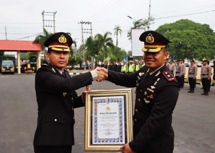 Momen Prestisius, Kapolsek Gading Cempaka Kadek Suwantoro Terima Penghargaan Kapolri