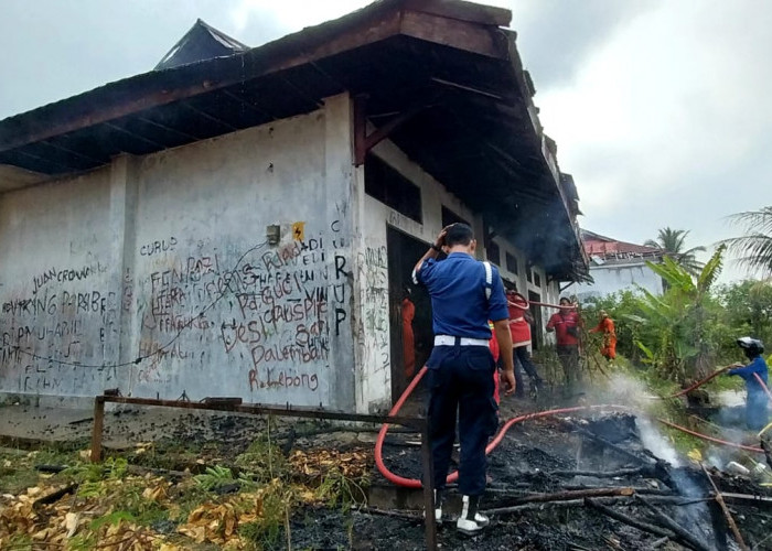 Bangunan Panti Sosial Hangus, Api Bersumber Dari Sampah Terbakar 