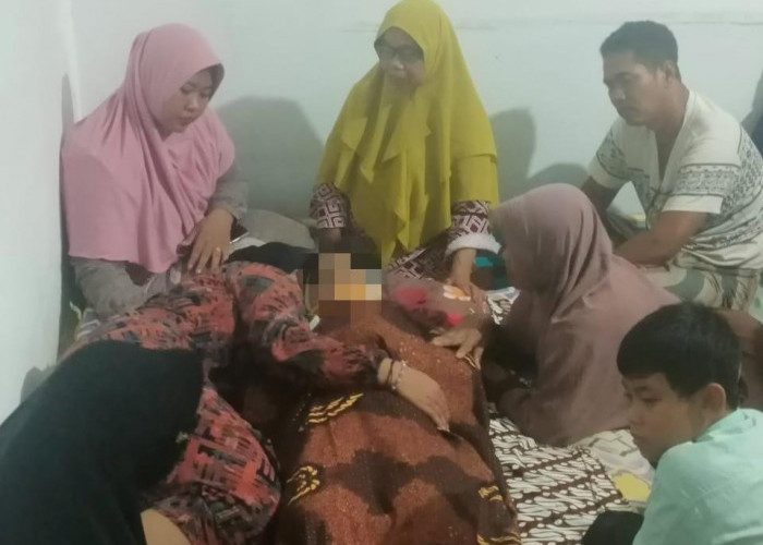 Bocah 12 Tahun Tewas Tersambar Petir di Dalam Rumah, saat Itu Korban Main Hp