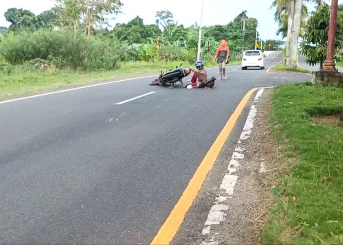 Gara-gara Lampu Sein, Pekerja Bangunan Ditabrak Mobil, Ini Kondisinya