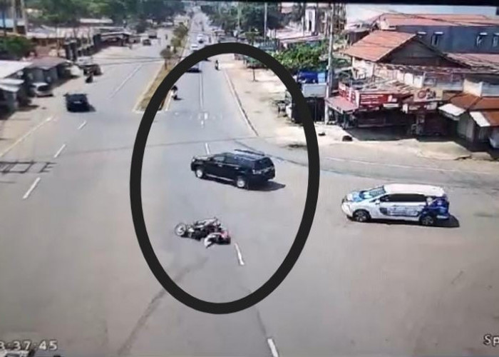 Viral Video Lansia 83 Tahun Senggolan Dengan Minibus, Mobil Hitam Mirip Fortuner Diduga Kabur 