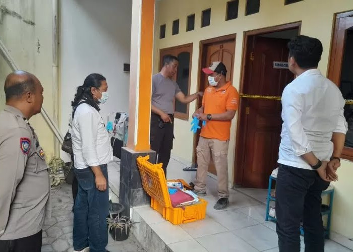 Mahasiswi Ditemukan Meninggal Dalam Kamar Kosan, Mengenakan Mukena dan Pakaian Lengkap 