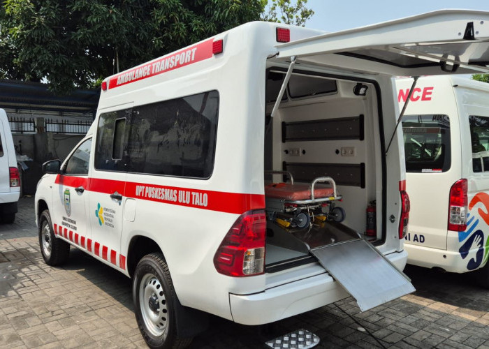 Kemenkes RI Kirim 4 Unit Ambulans ke Seluma