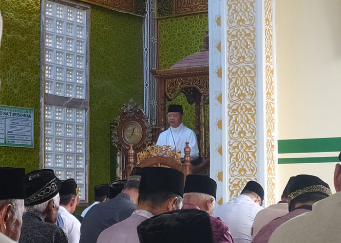 Jadi Khotib Sholat Jumat, Ini Pesan Gubernur kepada Masyarakat Selupu Rejang