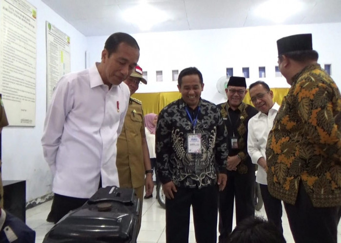 Presiden Janji Kirimkan Kendaraan Baru dan Motor Listrik untuk SMKN 2 Bengkulu Tengah