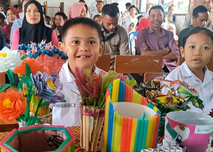 Terapkan Kurikulum Merdeka Belajar, Murid SDN 81 Seluma Sulap Sampah Jadi Barang Bernilai