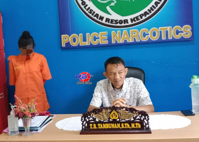 Setelah Ditangkap Polisi karena Narkoba, Ibu Ini Pakai Anak Sebagai Tameng