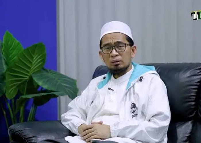 Ketika Rezeki Mulai Sempit dan Merasa Putus Asa, Simak Solusi dari Ustaz Adi Hidayat