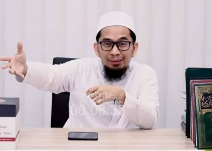 Kata Ustaz Adi Hidayat, Tolong Baca Dua Surah Ini Saat Sholat, Niscaya Pintu Rezeki Terbuka Lebar