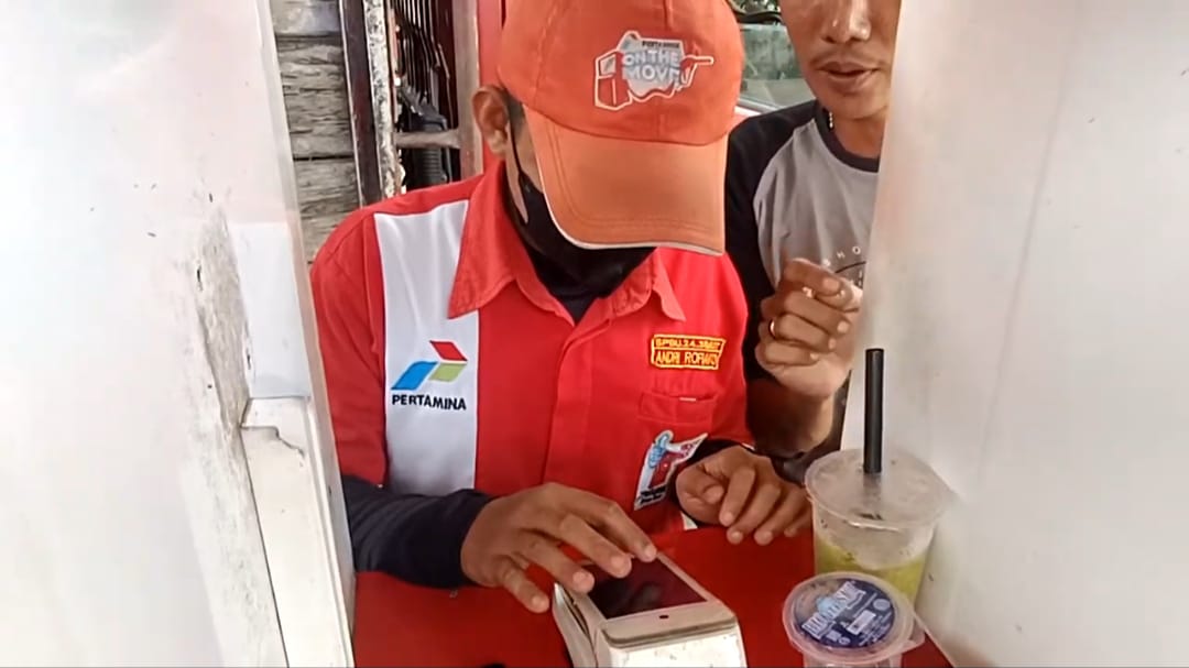 Warga Keluhkan Aplikasi My Pertamina Sebabkan Antrean Panjang di SPBU