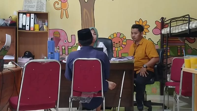 Iming-iming Jadi Karyawan, Pimpinan Pesantren Cabuli Santriwati